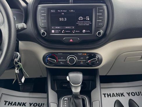 Used 2023 Kia Soul LX w/ LX Technology Package FWD image 12