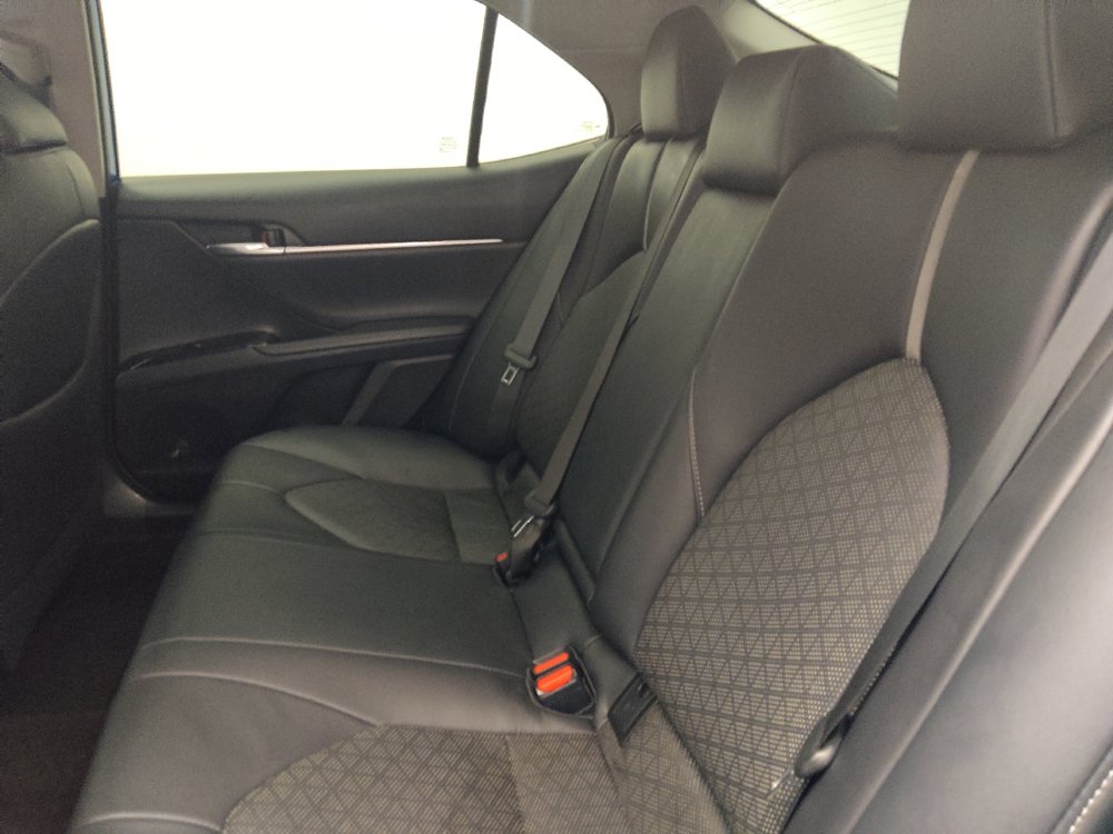 Used 2019 Toyota Camry XSE FWD image 18