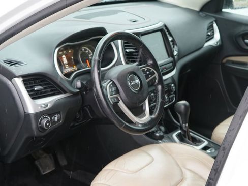 Used 2016 Jeep Cherokee Limited AWD/4WD image 12
