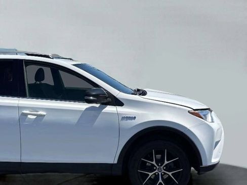 Used 2017 Toyota RAV4 SE w/ Advanced Technology Package AWD/4WD image 4
