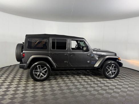 Used 2024 Jeep Wrangler Unlimited AWD/4WD image 7