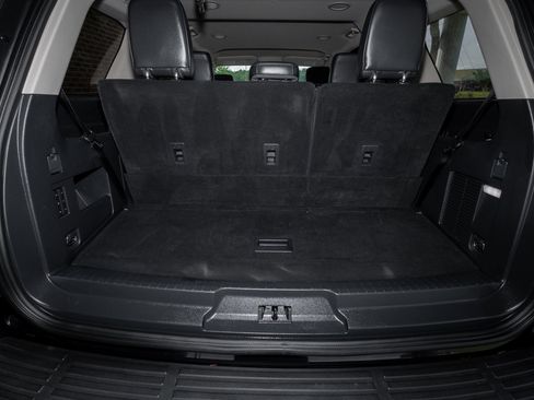 Used 2024 Ford Expedition XLT RWD image 27