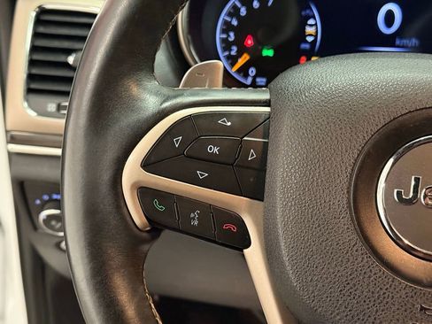 Used 2017 Jeep Grand Cherokee Overland image 22