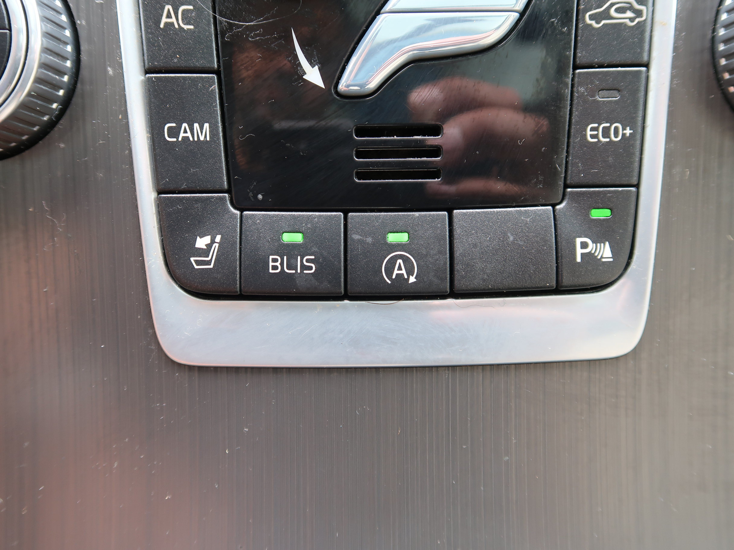 Used 2015 Volvo XC60 T5 Premier w/ Proximity Package FWD image 21