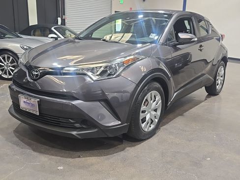 Used 2019 Toyota C-HR LE FWD image 5