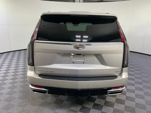 Certified 2023 Cadillac Escalade Premium Luxury w/ Performance Package image 5