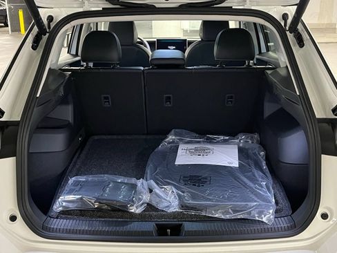 New 2026 Volkswagen Tiguan SE AWD/4WD image 37