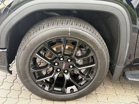 Certified 2025 GMC Sierra 1500 Denali AWD/4WD image 11