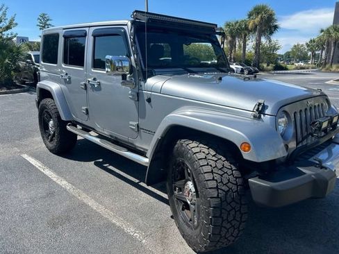 Used 2013 Jeep Wrangler Unlimited Sahara w/ Dual Top Group AWD/4WD image 3