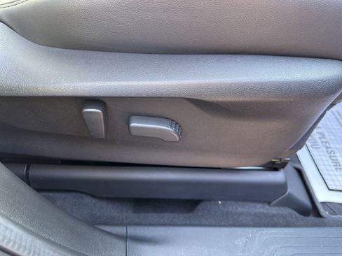 Used 2025 Subaru Ascent Bronze Edition image 39