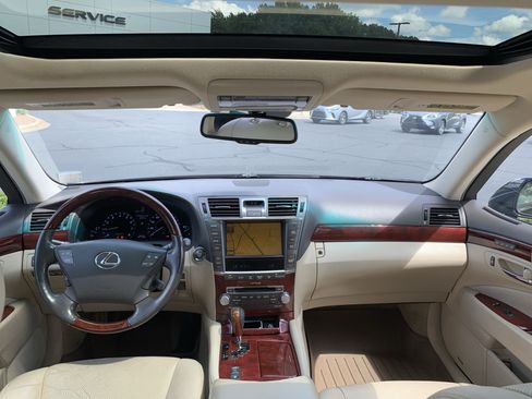 Used 2012 Lexus LS 460 w/ Comfort Pkg RWD image 30