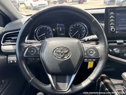 Used 2024 Toyota Camry SE w/ Cold Weather Package FWD image 19
