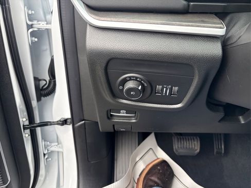 New 2026 Jeep Grand Cherokee L Limited w/ Limited Altitude Package image 15