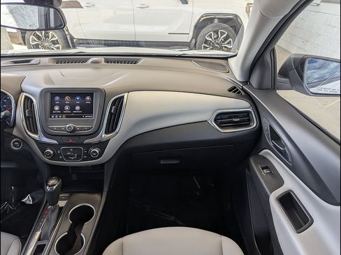 Used 2020 Chevrolet Equinox LS w/ LPO, Cargo Package AWD/4WD image 4