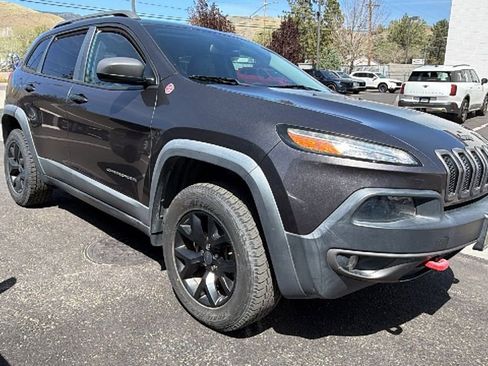 Used 2016 Jeep Cherokee Trailhawk w/ Leather Interior Group image 1
