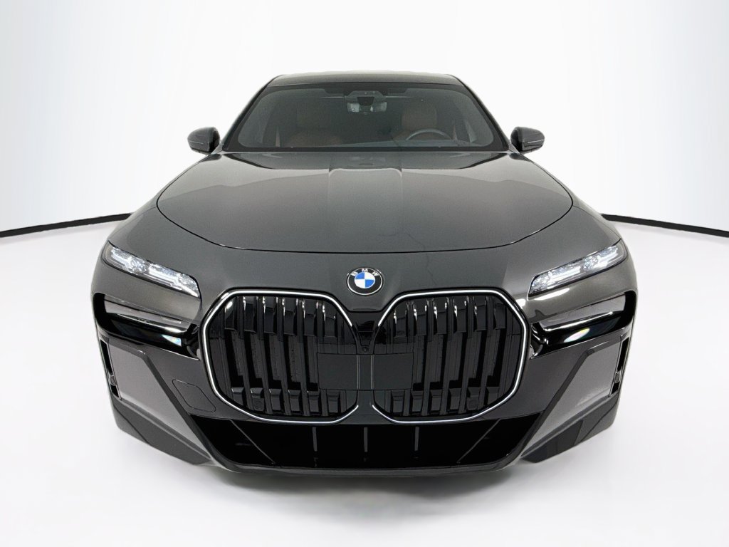 Used 2026 BMW 760i xDrive AWD/4WD image 6