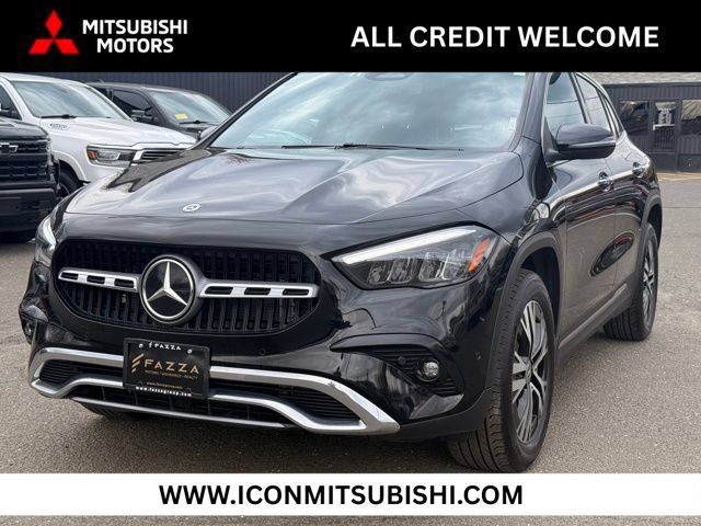 Used 2025 Mercedes-Benz GLA 250 4MATIC image 1