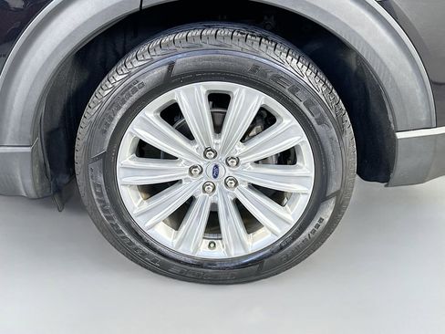Used 2020 Ford Explorer Limited w/ Class III Trailer Tow Package RWD image 34