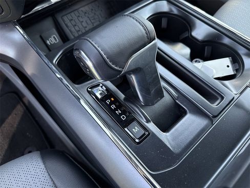 New 2025 Ford F150 Lariat w/ Equipment Group 502A High image 29