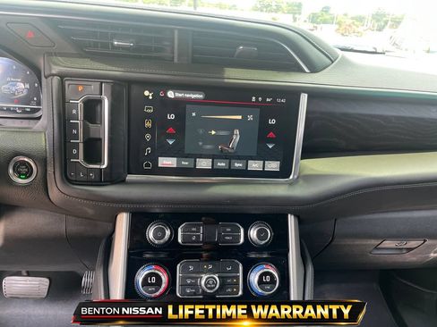 Used 2022 GMC Yukon Denali AWD/4WD image 17