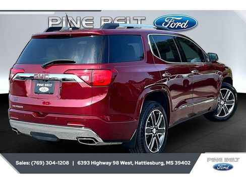 Used 2018 GMC Acadia Denali w/ Technology Package FWD image 11