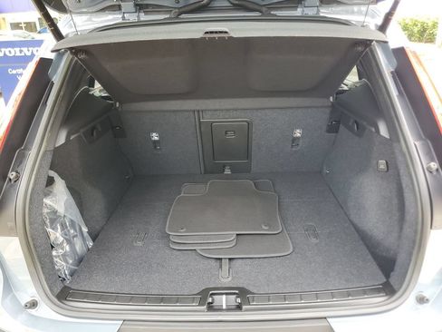 Certified 2023 Volvo XC40 B5 Plus w/ Climate Package AWD/4WD image 9