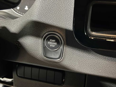 Used 2025 Mercedes-Benz Sprinter 2500 image 28
