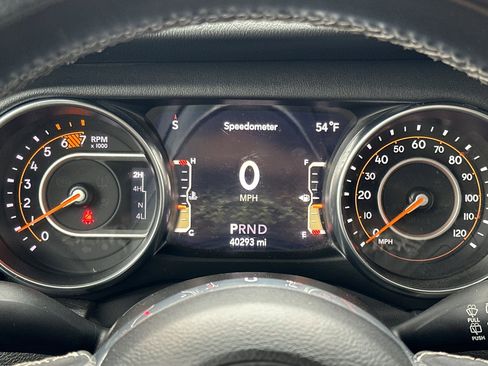 Used 2022 Jeep Wrangler Unlimited Sahara image 25