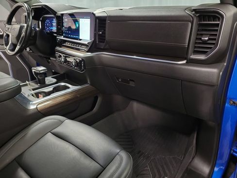 Used 2022 Chevrolet Silverado 1500 LT Trail Boss w/ LT Trail Boss Premium Package AWD/4WD image 38