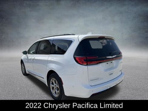 Used 2022 Chrysler Pacifica Limited AWD/4WD image 3