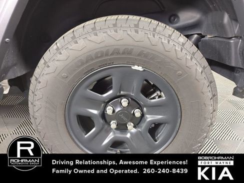 Used 2024 Jeep Wrangler Sport image 11