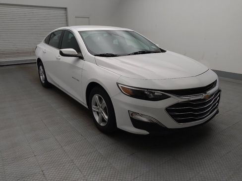 Used 2025 Chevrolet Malibu LS FWD image 13