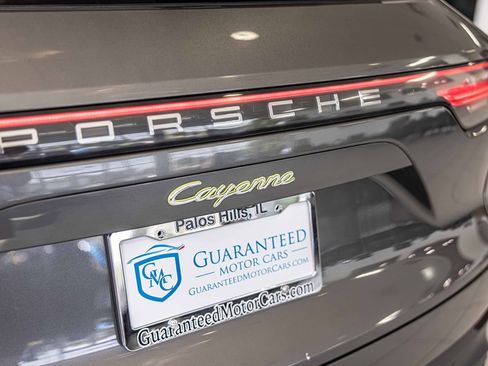 Used 2021 Porsche Cayenne E-Hybrid image 17