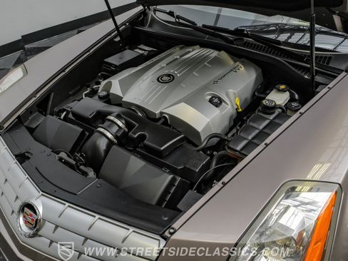Used 2005 Cadillac XLR RWD image 37