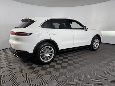 Used 2024 Porsche Cayenne AWD/4WD image 5