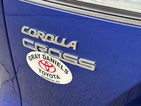 Used 2023 Toyota Corolla Cross XLE w/ Convenience Package image 33