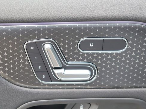 Certified 2025 Mercedes-Benz GLA 250 image 36