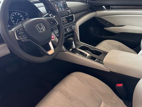 Used 2018 Honda Accord EX image 7