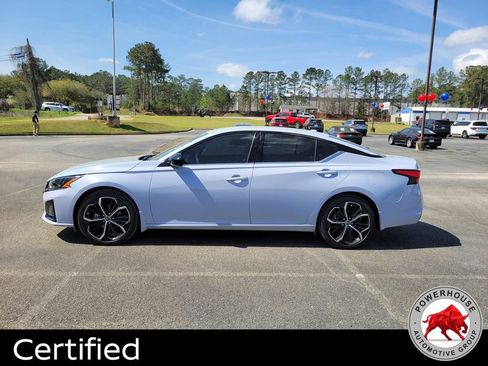 Used 2023 Nissan Altima 2.5 SR image 3