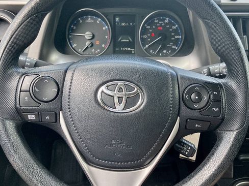 Used 2017 Toyota RAV4 LE w/ Carpet Mat Package AWD/4WD image 9