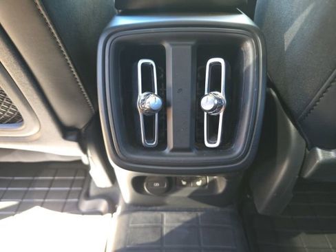 Used 2023 Volvo XC40 B5 Plus w/ Climate Package AWD/4WD image 23