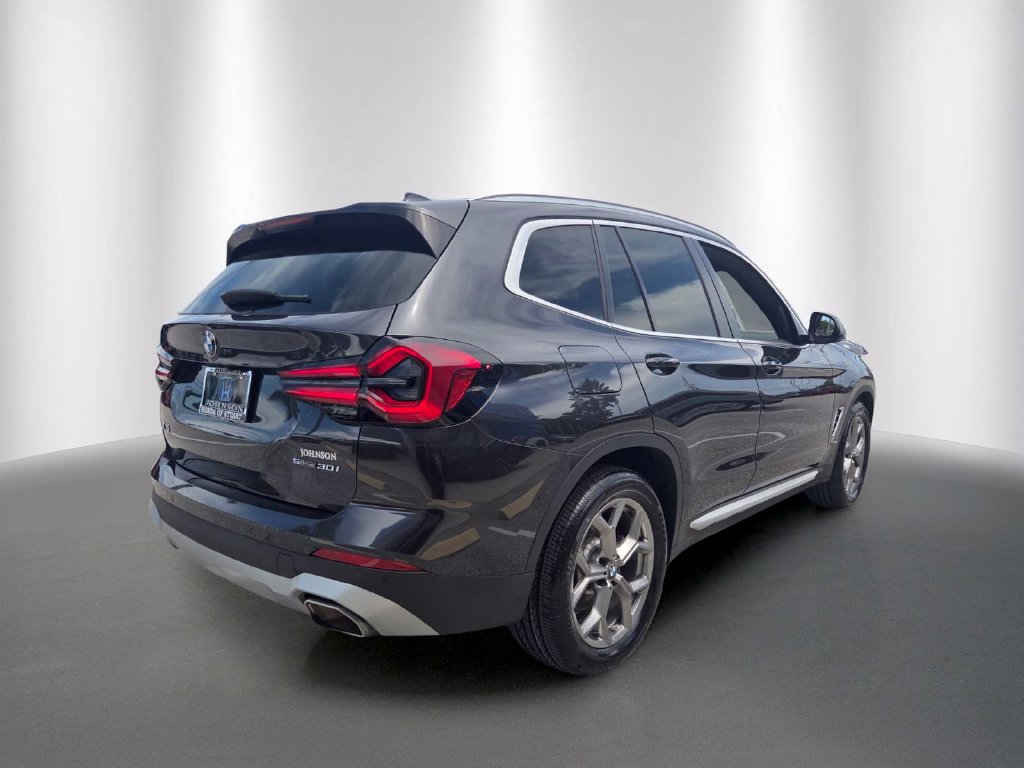 Used 2024 BMW X3 sDrive30i w/ Convenience Package RWD image 3