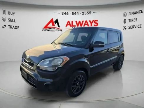 Used 2013 Kia Soul + FWD image 2