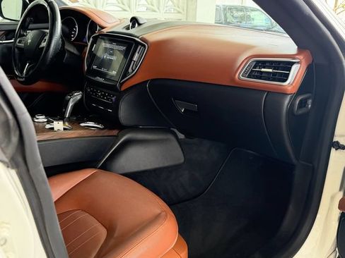 Used 2019 Maserati Ghibli S RWD image 15