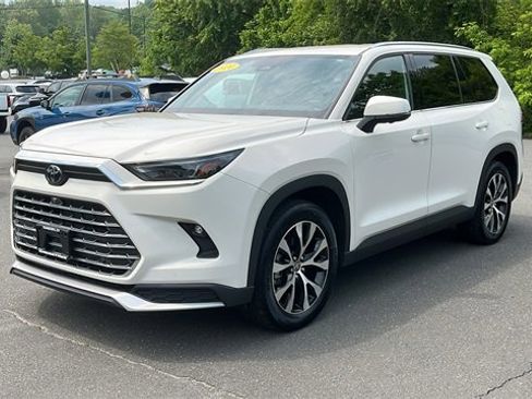 Used 2024 Toyota Grand Highlander AWD Hybrid image 3