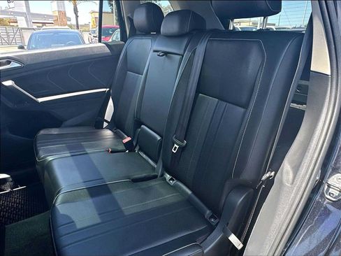 Used 2022 Volkswagen Tiguan SE AWD/4WD image 28