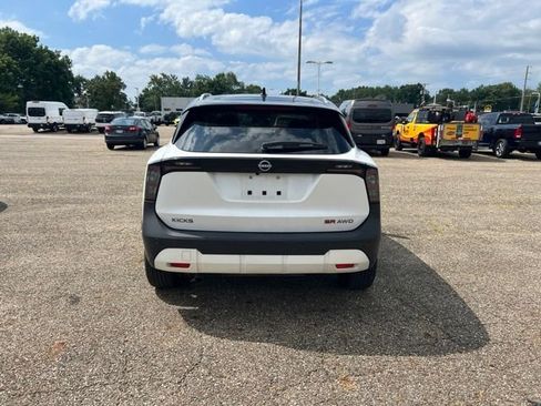 Used 2025 Nissan Kicks SR w/ SR Premium Package AWD/4WD image 4
