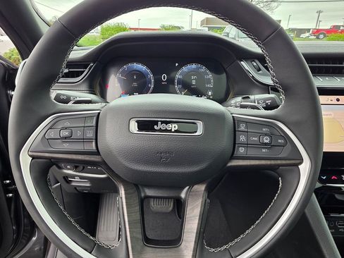 New 2026 Jeep Grand Cherokee L Limited image 8