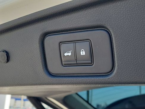 Used 2023 Nissan Pathfinder Platinum AWD/4WD image 10