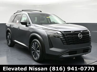 New 2026 Nissan Pathfinder Platinum w/ Cargo Package